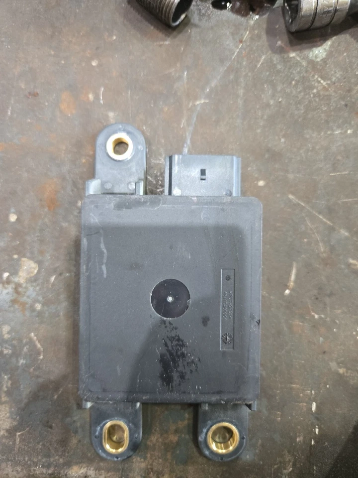 Chevrolet Equinox 2025 sensor de radar de control de crucero adaptativo 86813181 usado equipo original Foto 2 de 2