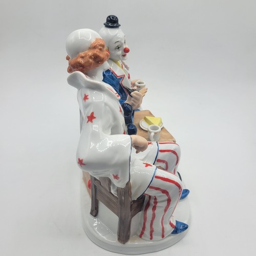 Vintage Capodimonte Porcelain Clowns Talking And A Dog At Their Feet Musical - Picture 10 of 19