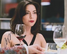 Aubrey Plaza signed The White Lotus 8x10 photo