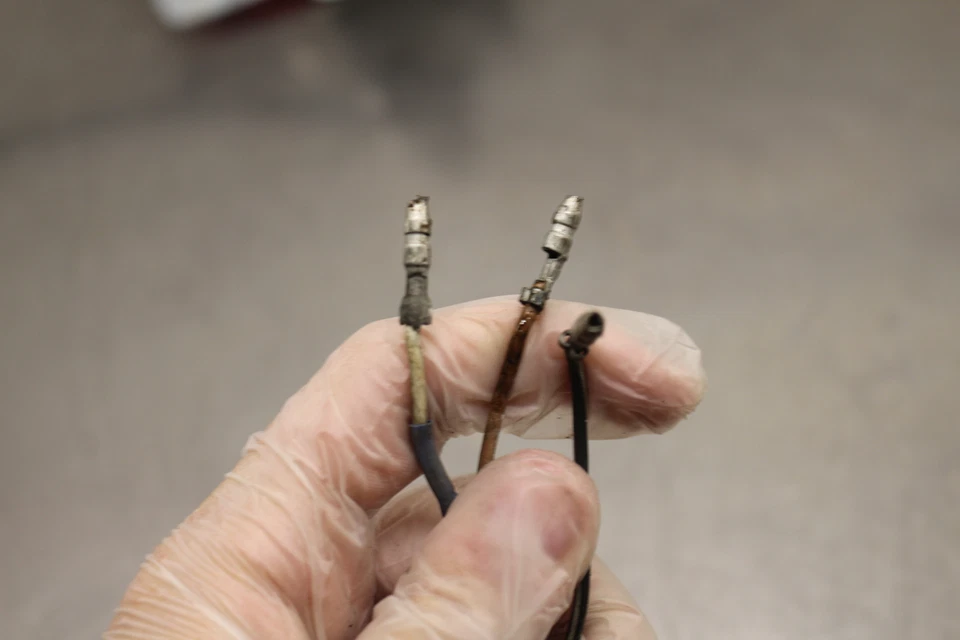 1982 Suzuki GS1100GL REAR TAIL TAILLIGHT BACK BRAKE LIGHT C400 - Image 4 of 4