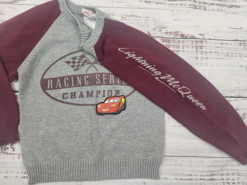 Suéter Tejido Vintage Y2K Disney Store Lightning McQueen “Campeón de la Serie de Carreras” Foto 2 de 4