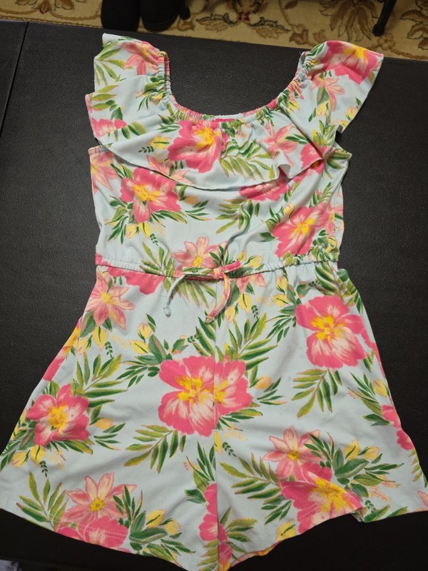 Girls Sz 4-5  Ruffled Neck One Piece Romper
