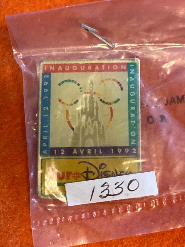 1330    EuroDisney - Inauguration April 12, 1992