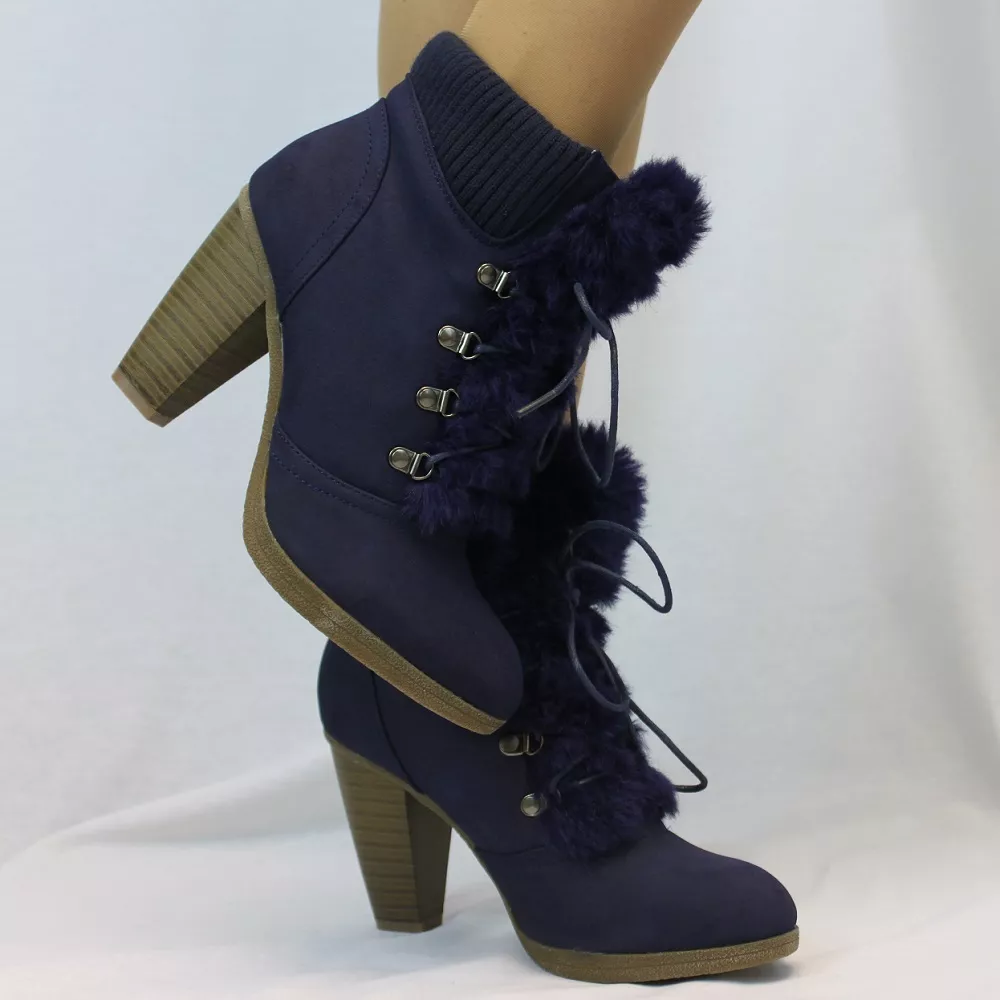 Tongue a talon femme sale