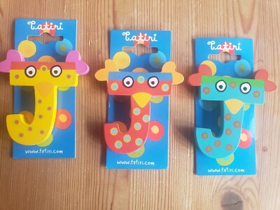 Tatiri Holzbuchstabe ''J'', aus dem Hause Fridolin, verschiedene Farben