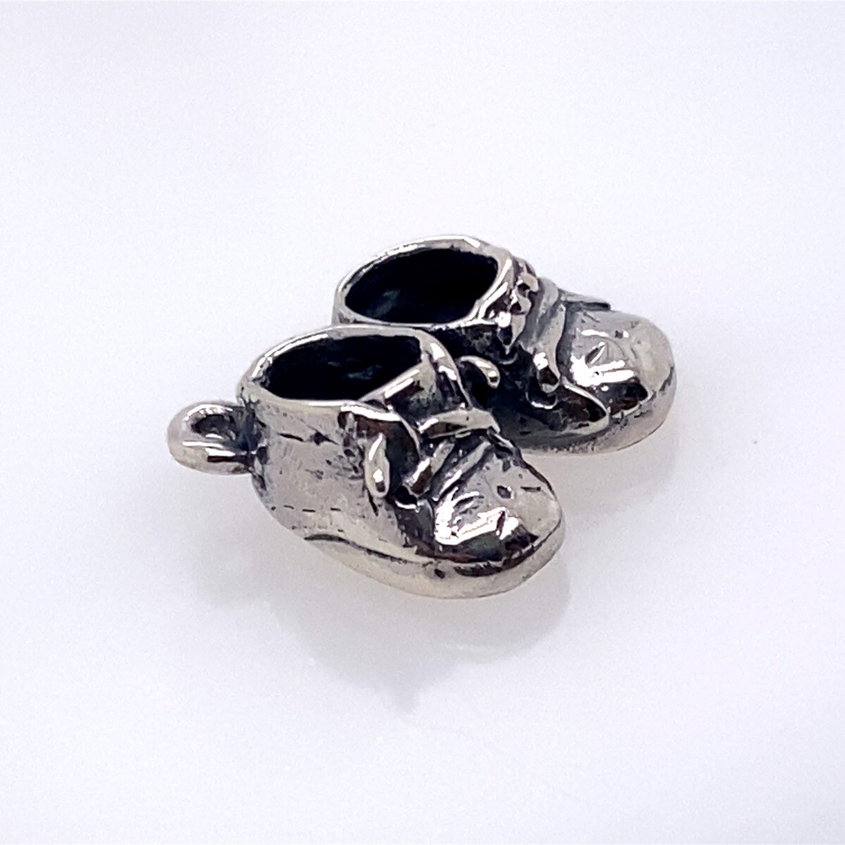 James Avery Baby Shoes Sterling Silver Charm (DG7109516)