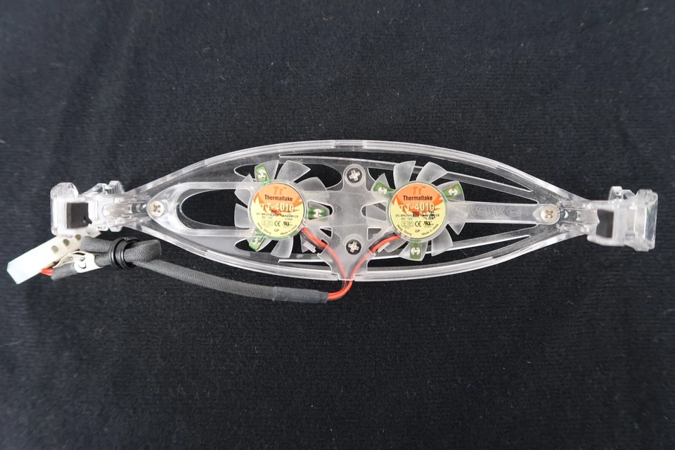 Thermaltake CYCLO CL-R0023 4 slot cooling Blue Led Fans - Image 4 of 4