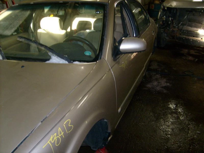 二手右灯总成适合:1997 年日产 Maxima 右级 B — 第 3/4 张图片