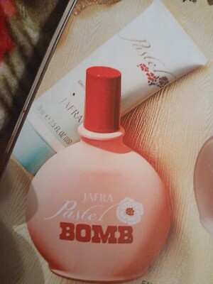 Jafra Pastel BONB AND  HAND CREAM  FREE 