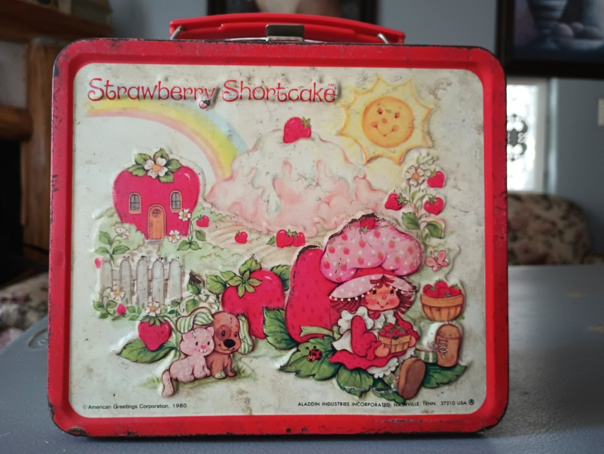 VINTAGE METAL 1981 STRAWBERRY SHORTCAKE LUNCH BOX WITH LUNCHBOX
