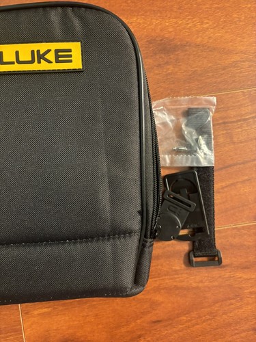 Fluke FLUKE-117/323 KIT 400AC/600DC Multimeter and Clamp Meter Kit - Bild 4 von 4