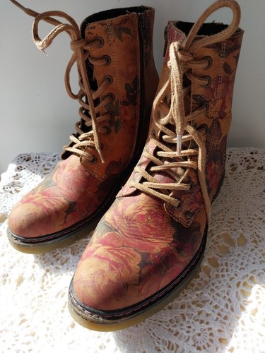WILD RHINO🌸 FLORAL 🌸 LACE UP BOOTS 🌸 - Picture 3 of 12