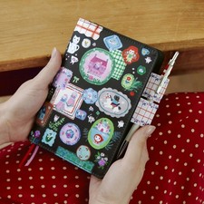 Hobonichi Techo 2026 A6 Cover Yumi Kitagishi White Cat Table Decoration