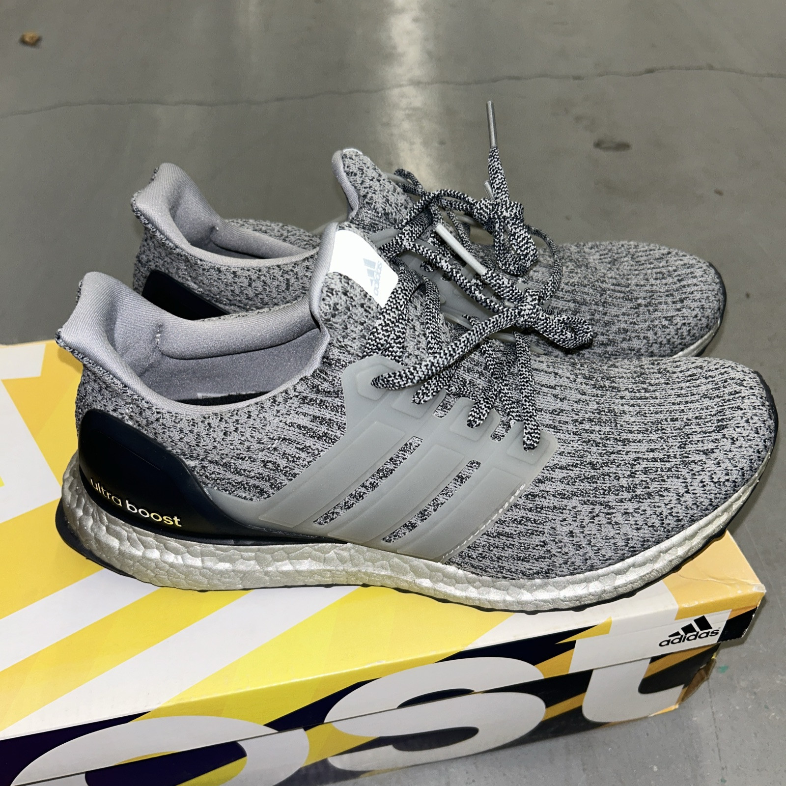 Adidas Ultraboost Men's Running Shoes BA8143 Size 9 No Continental Tag