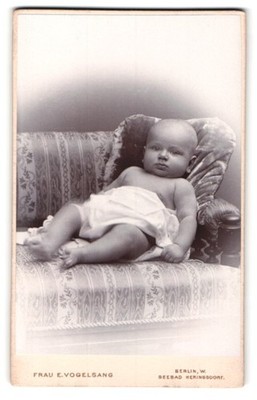Fotografie Frau E. Vogelsang, Berlin, Leipziger-Strasse 106, Porträt eines Säug 