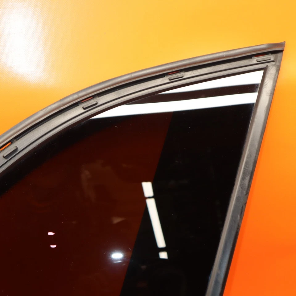 BMW X5 QUARTER GLASS RIGHT REAR 2014 2015 2016 2017 2018 5137 7305772 OEM - Image 3 of 4