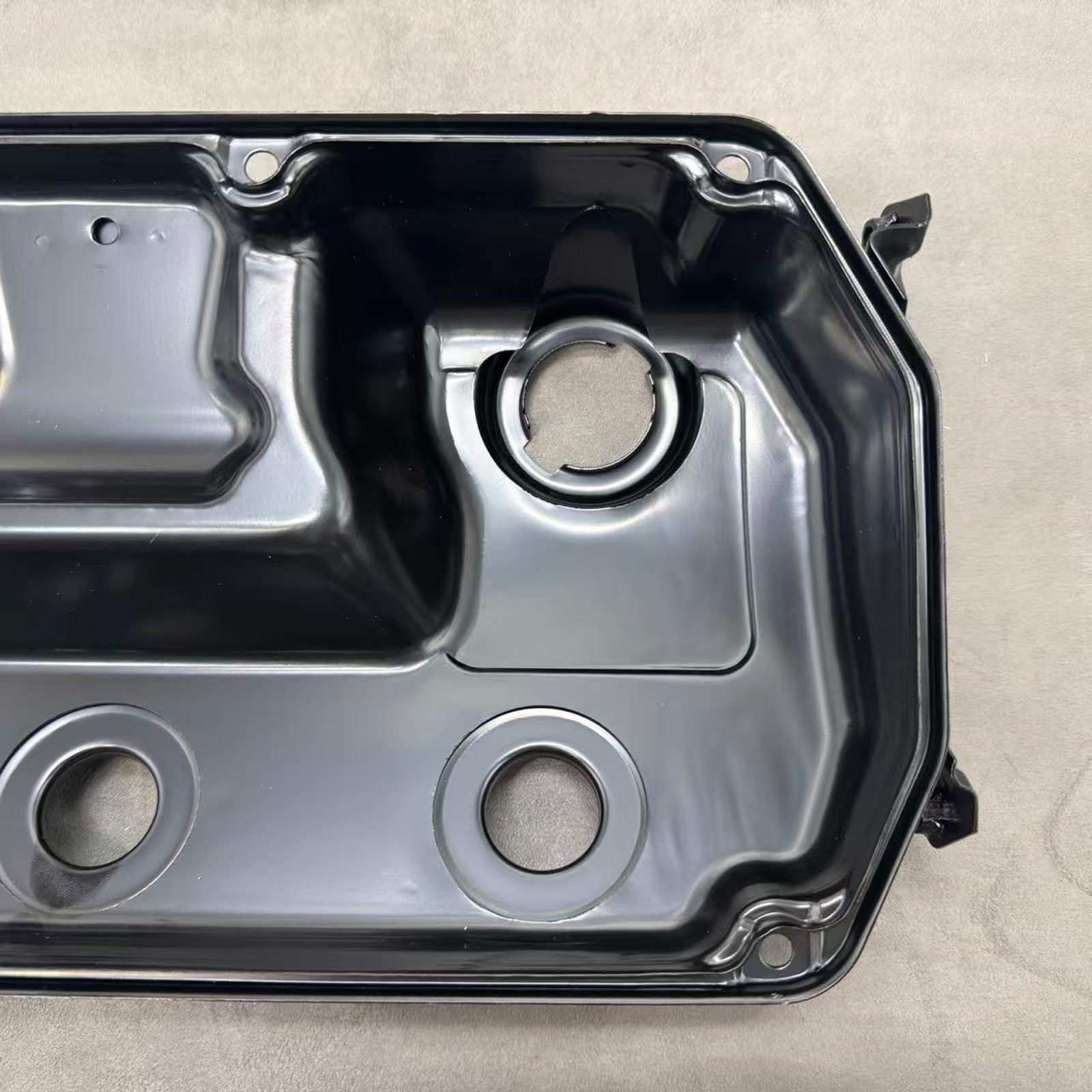 New MN183458 RH Rocker Cover for Mitsubishi Pajero Montero V67 V77 3.8L 00-06