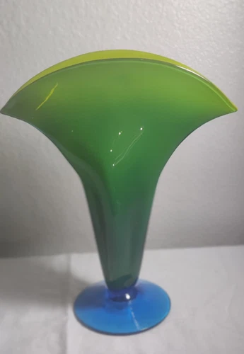 Vintage Mid-Century Blenko Green Art Glass Vase – Hand Blown, Fan/ Leaf Shape