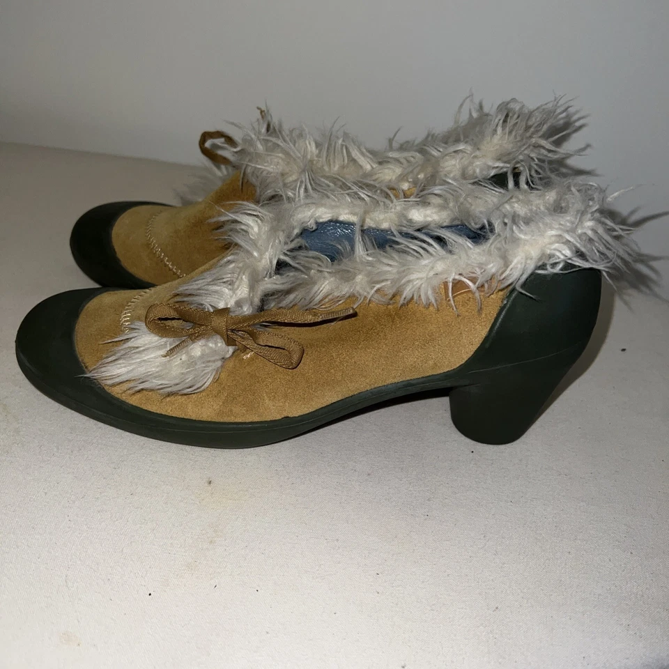 露营皮革 2 英寸高跟鞋麂皮绒 39 码二手状况完好 — 第 3/4 张图片