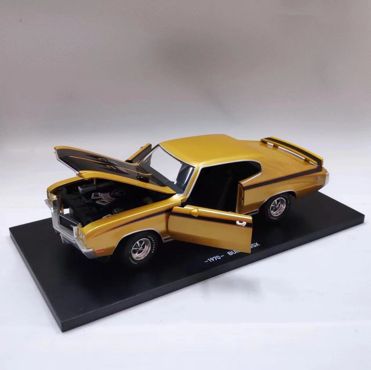 1/18 Buick GSX 1970 China GM Dealer model Gifts | eBay