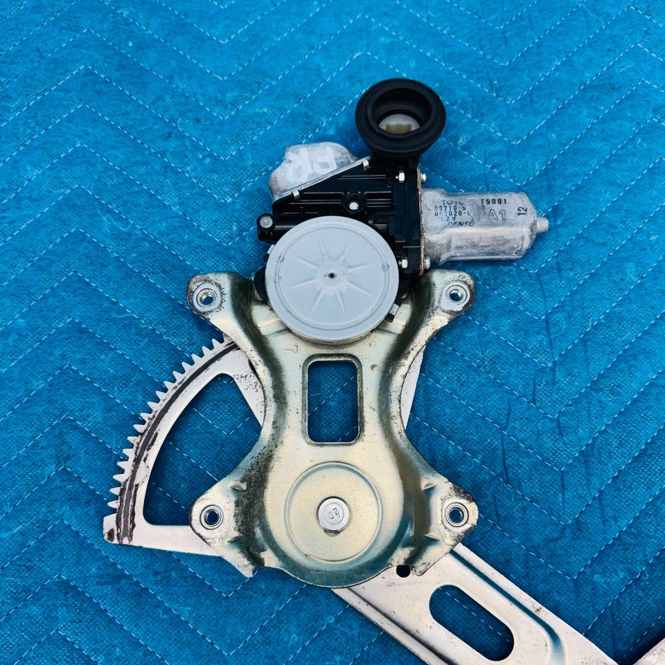 Regulador de ventana delantero derecho Lexus LS460 2007-2012 con motor OEM 85710-30100 Foto 3 de 4