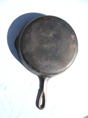 Vintage GRISWOLD Cast Iron Skillet # 6 SMALL BLOCK LOGO Sits Flat No Wobble