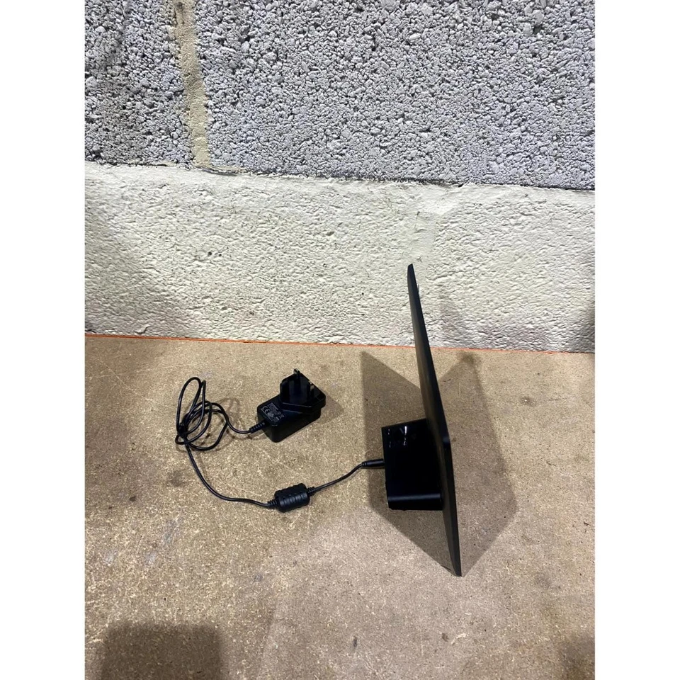 Motorola MLC800 Digital Photo Frame Black 8" LCD Display Portable 3W w/ Adapter - Image 3 of 4