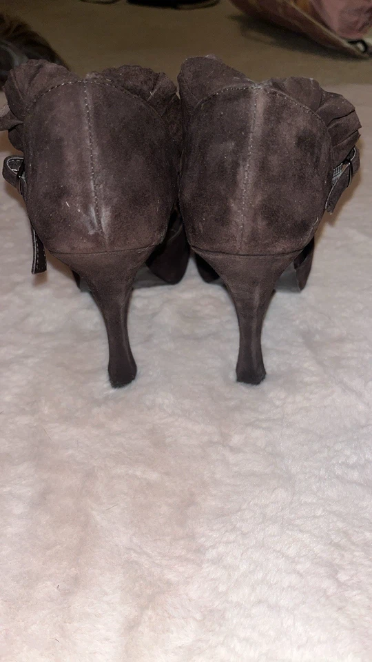 Tacones Fergie Marrón Volantes 8 Nuevos Foto 3 de 4
