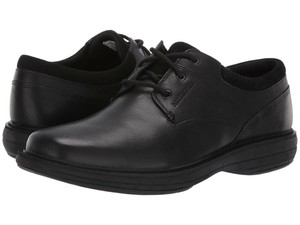 business casual walking shoes