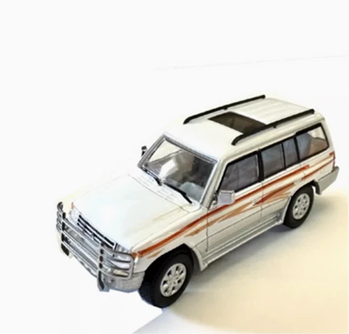 1/87 Plastic car model Mitsubishi Pajero 5 colors - Picture 10 of 18