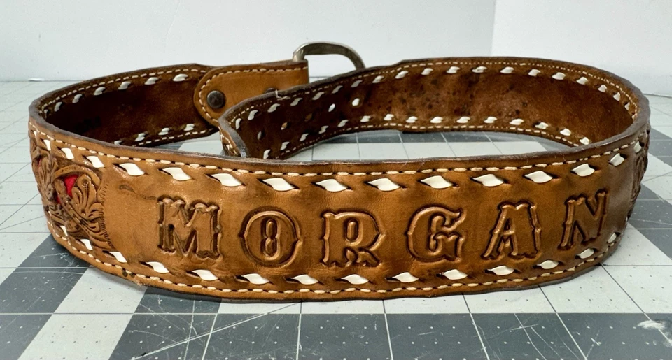 Cinturón de cuero vintage años 80 con nombre en relieve “MORGAN”. ¡Único en su clase! Foto 2 de 4
