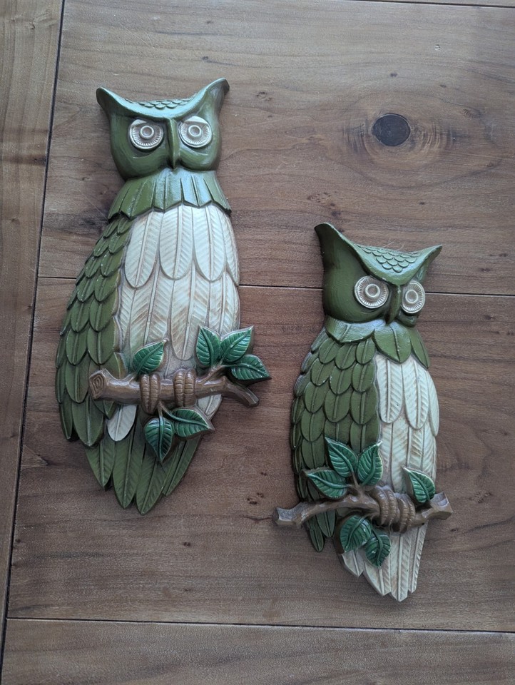 Genuine 1969 Sexton metal owl wall art — an iconic MCM collectible brand with real provenance, these green cast-metal owls are the holy grail of thrift-store wall finds.