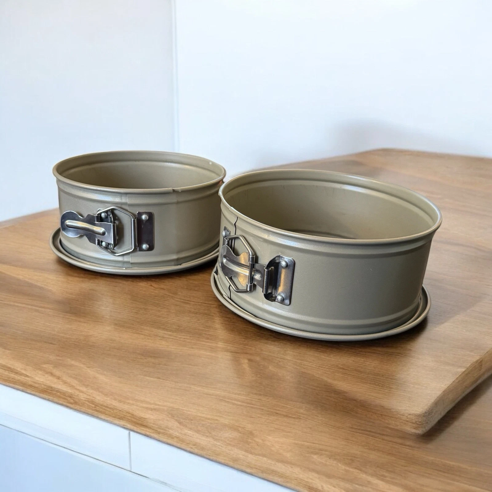 Set Of 2 - Crofton Springform Cake Pans Non-Stick 6.5"Dx3.5"H
Opens in a new window or tab