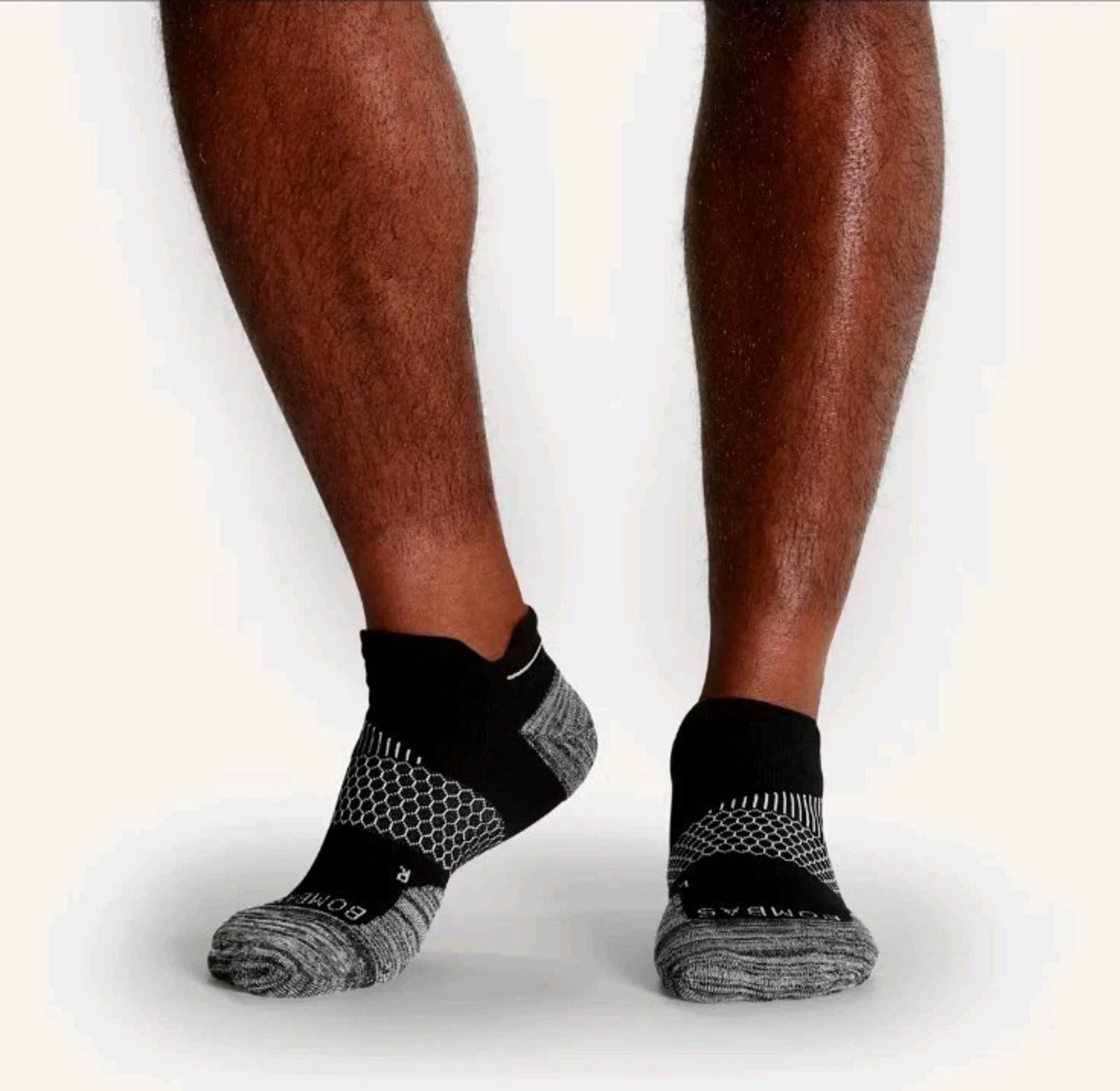 NWOT $54 Bombas Men’s Running Ankle Sock 3-Pack Hex Tec Black Size L