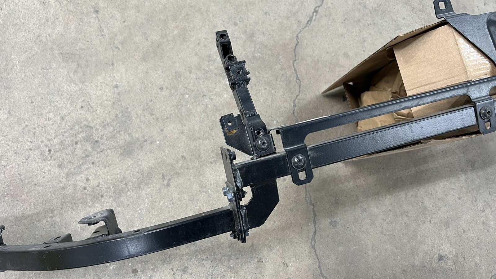 LAMBORGHINI HURACAN REAR BUMPER CROSSMEMBER SUPPORT MOUNT BRACKET OEM 4T0813753D
