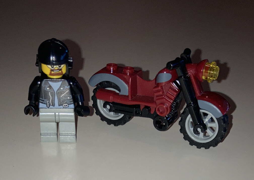 Lego Minifigure Town / City Lot E - Motorcycle / Dirtbike With