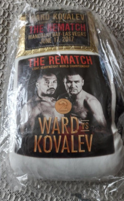 Dueling Boxing Glove  Andre Ward vs Sergey Kovalev II (BRAND NEW - 1 GLOVE)