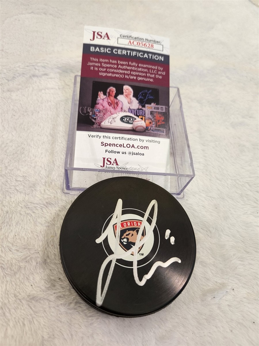 Jonathan Huberdeau Signed Calgary Flames Jersey Psa/Dna Coa Autographed