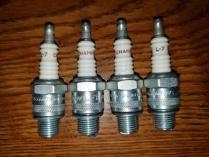 4 NOS Champion L7 Spark Plugs MG BMW Jaguar Porsche Triumph Indian Chief