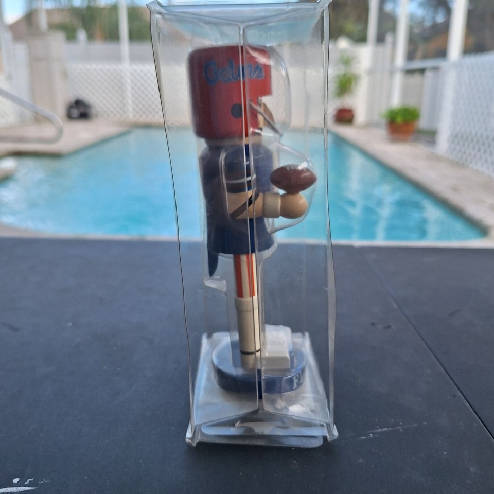FLORIDA GATORS SPORTS COLLECTORS SERIES FOOTBALL NUTCRACKER IN ORIGINAL