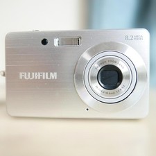 Excellent Condition FUJIFILM FinePix J10 Compact Digital Camera