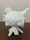 Vintage Westmoreland White Milk Glass "Robin on a Nest" Covered Dish. ￼