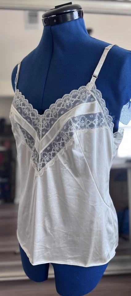 Camiseta sin cordones vintage años 70 Vanity Fair beige Chevron encaje cami talla 36 *DEFECTUOSA Foto 3 de 4