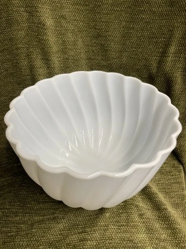 Vintage MCM Hazel Atlas Milk Glass Alpine White Swirl Punch/Salad/Serving Bowl