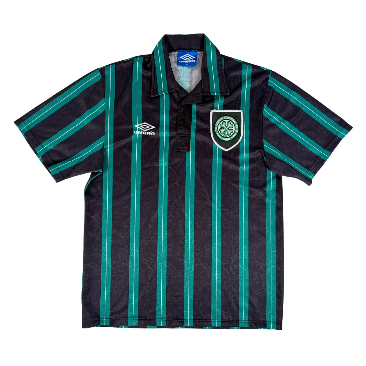 Preços baixos em Black Celtic International Club Camisas de