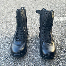 MAGNUM PANTHER 8.0 SIDE ZIP BOOTS Size 6. Inc. wooden cleaning set of brushes.