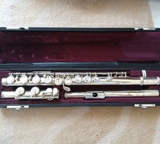 YAMAHA YFL-517 Finesse Series Silver Head Flute E-Mechanism Used With Case