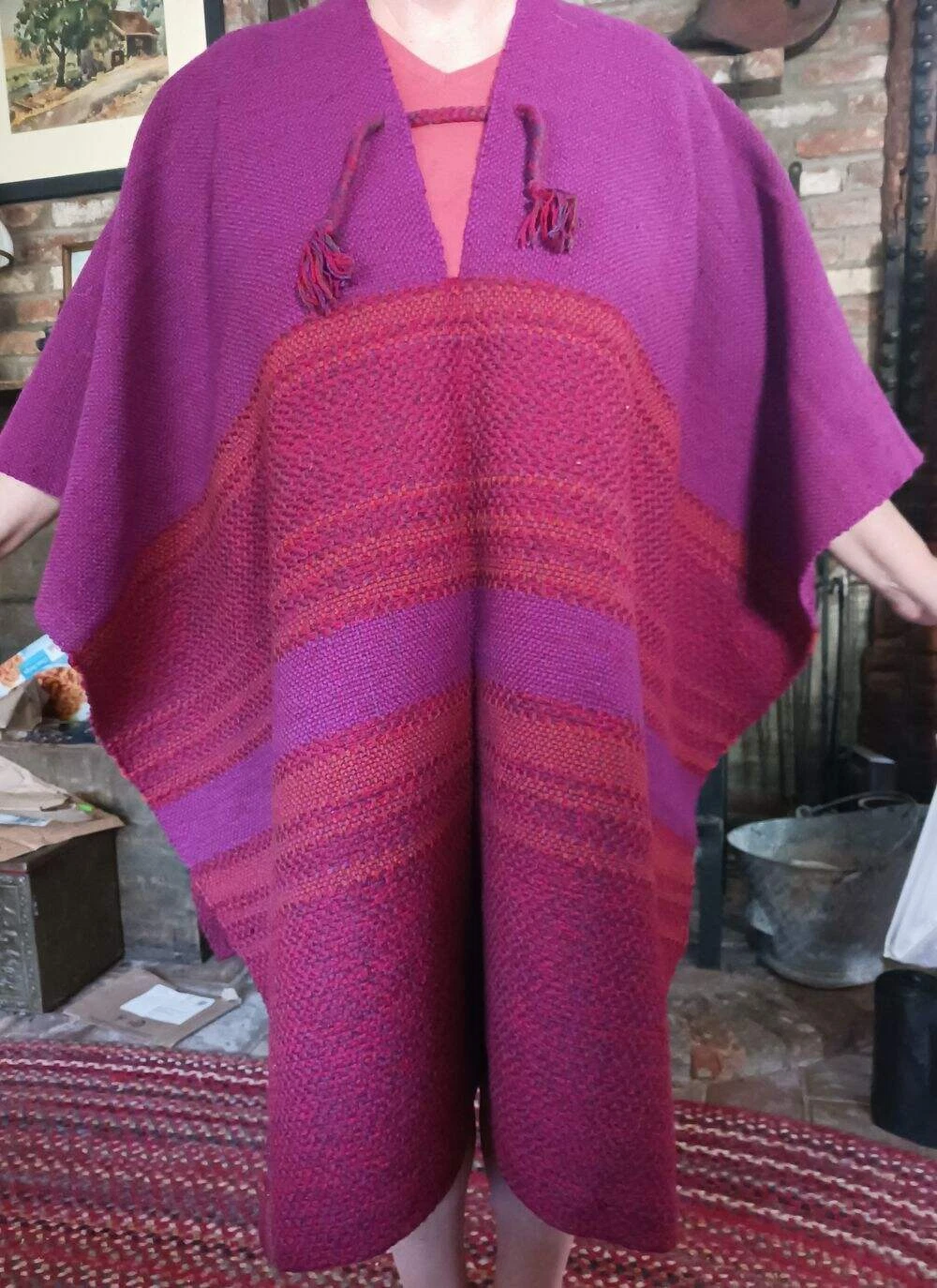 Beautiful PERUVIAN WOVEN WOOL PONCHO One Size Adjustable Neck