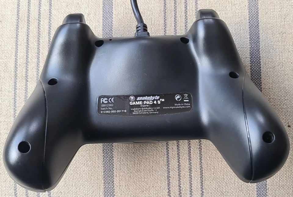 Snakebyte Game Pad Controller 4 S Black For PS4 - Image 3 of 4