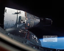 VIEW OF GEMINI 6 SPACECRAFT AS SEEN FROM GEMINI 7 - 8X10 NASA PHOTO (EP-841)